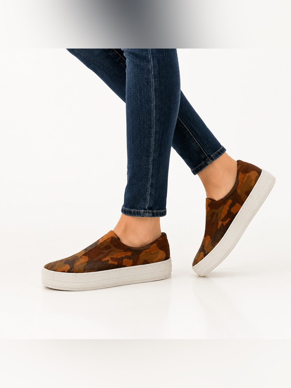 J SLIDES Women's Heidi Platform Slip-On Sneaker Size 8